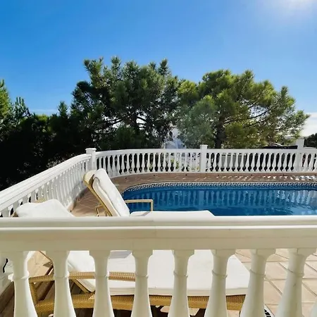 Luxury With Pool And View